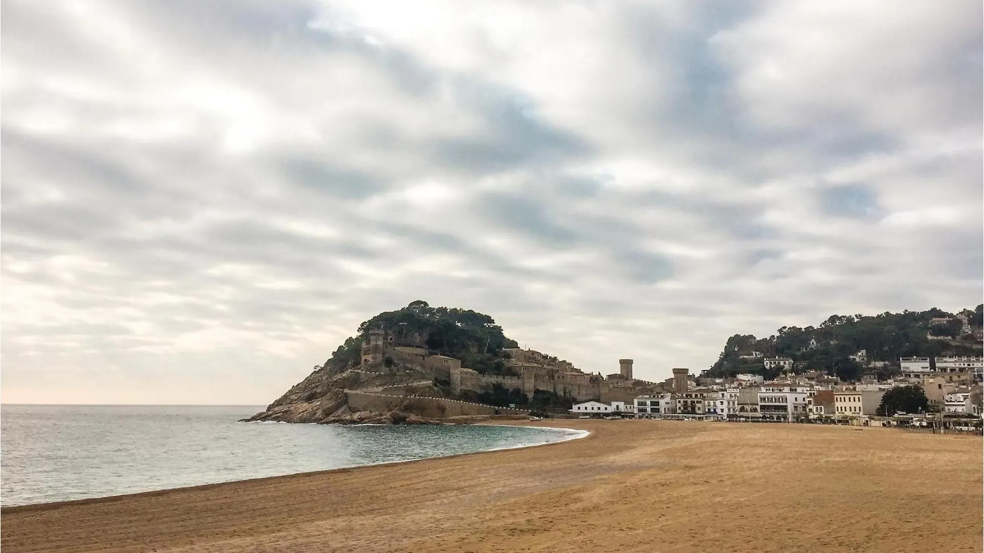 4 Bedroom Awesome Apartment In Tossa De Mar 0*,
