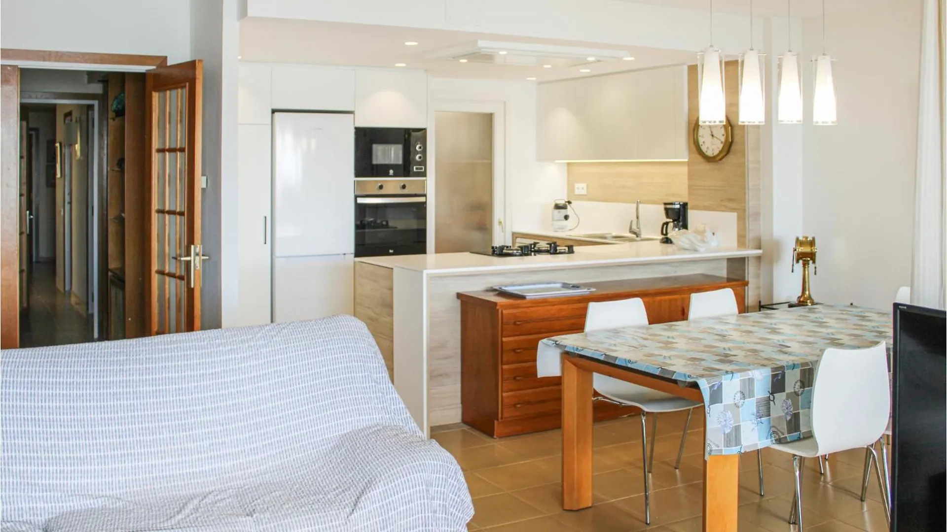 4 Bedroom Awesome Apartment In Tossa De Mar